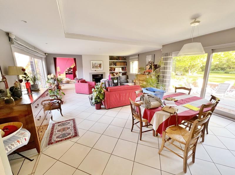 Maison - 206 m² - 8 pièces