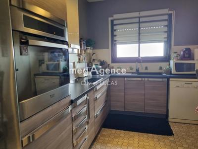 Appartement - 90 m² - 3 pièces