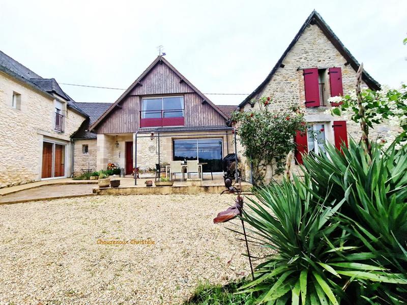 Demeure - 330 m² - 16 pièces