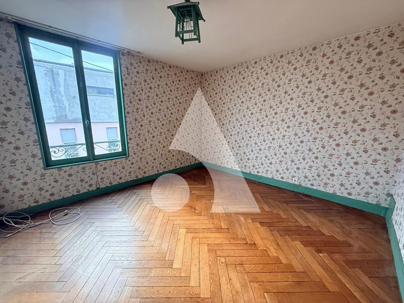 Maison - 215 m² - 9 pièces