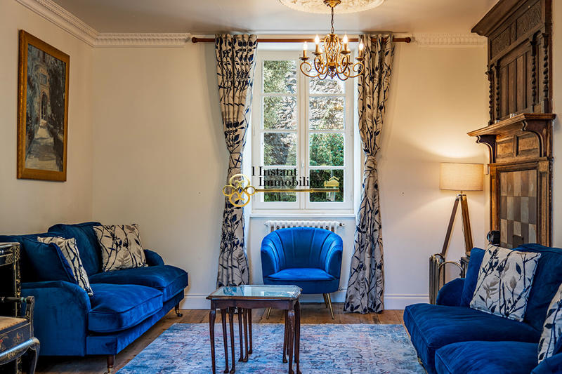 Demeure - 185 m² - 11 pièces