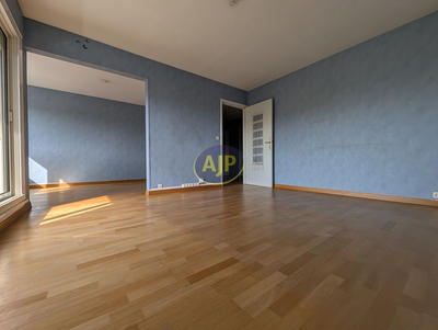 Appartement - 99 m² - 5 pièces