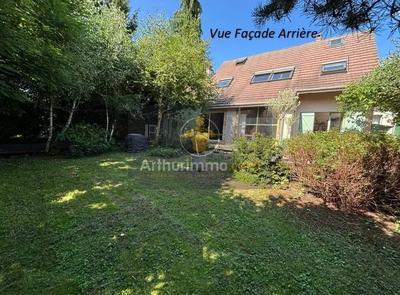 Maison - 186 m² - 8 pièces