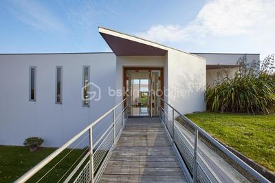 Maison d'architecte - 248 m² - 7 pièces