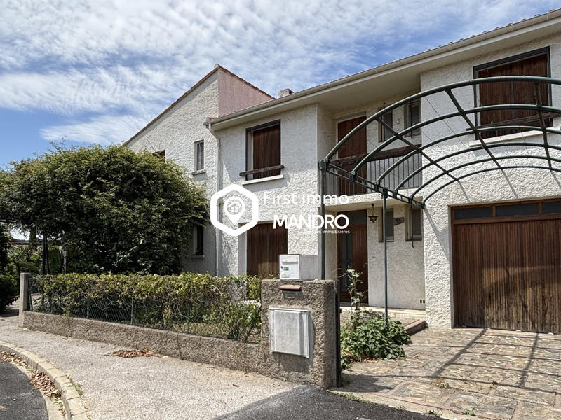 Maison traditionnelle - 137 m² - 6 pièces