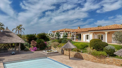 Maison - 630 m² - 13 pièces