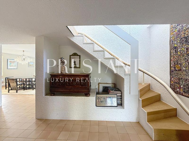 Maison - 209 m² - 6 pièces