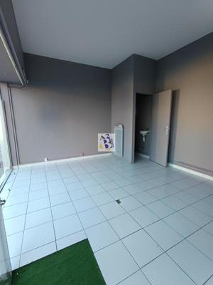 Services - 18 m² - 1 pièce