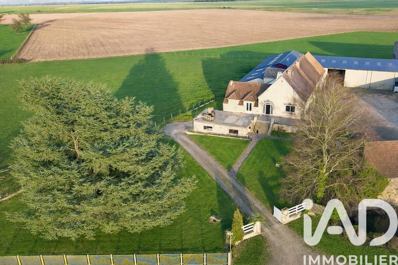 Maison - 385 m² - 8 pièces