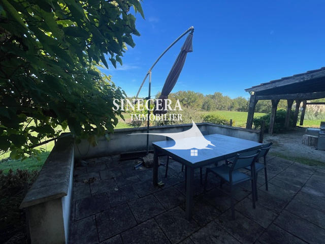 Maison - 340 m² - 5 pièces