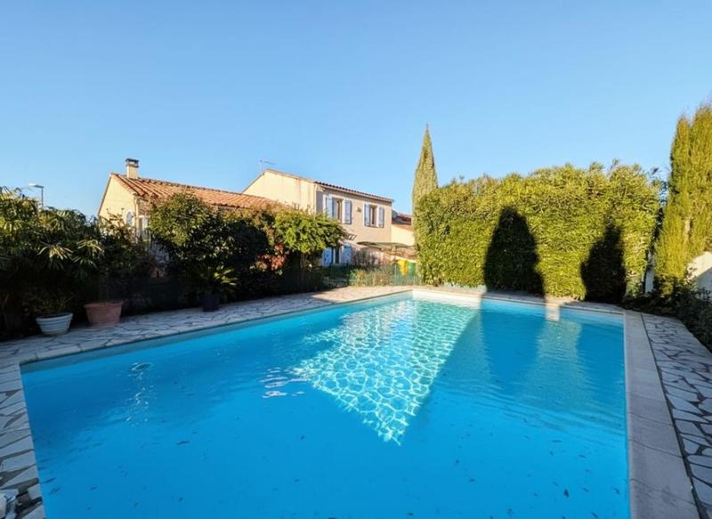 Maison - 137 m² - 7 pièces