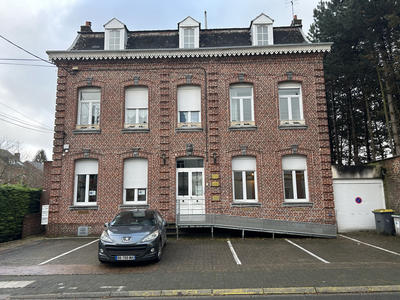 Maison - 235 m² - 10 pièces