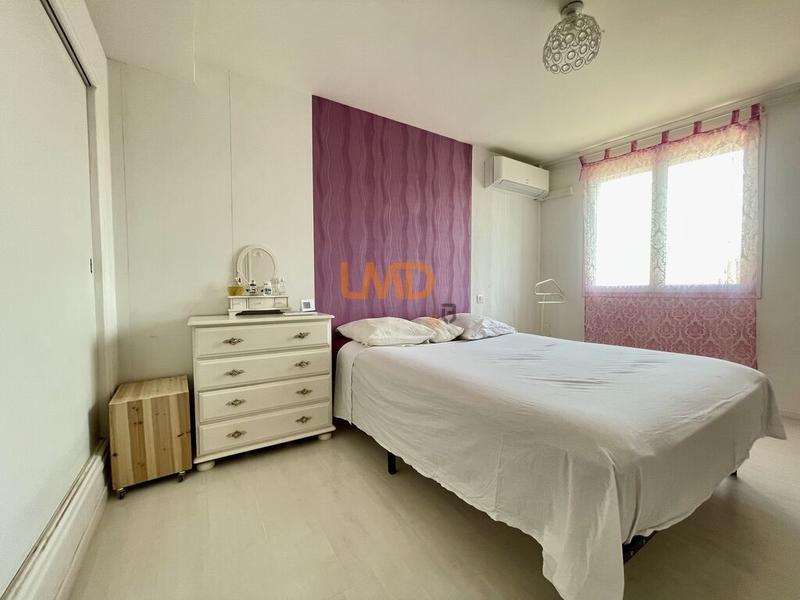 Maison - 230 m² - 10 pièces