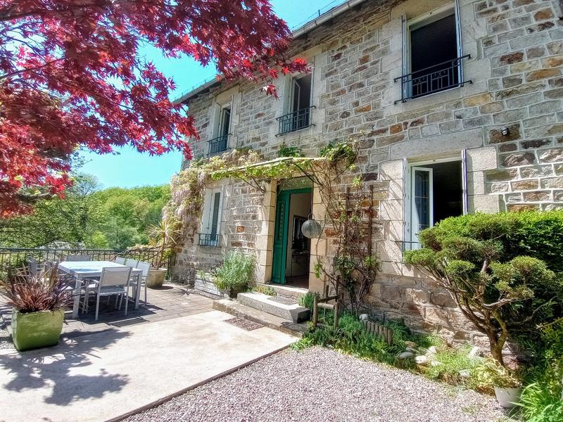 Maison en pierre - 136 m² - 5 pièces