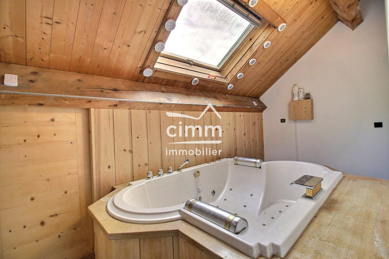 Villa - 363 m² - 6 pièces