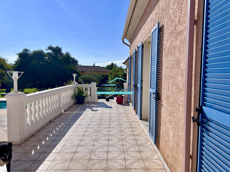 Villa - 280 m² - 9 pièces