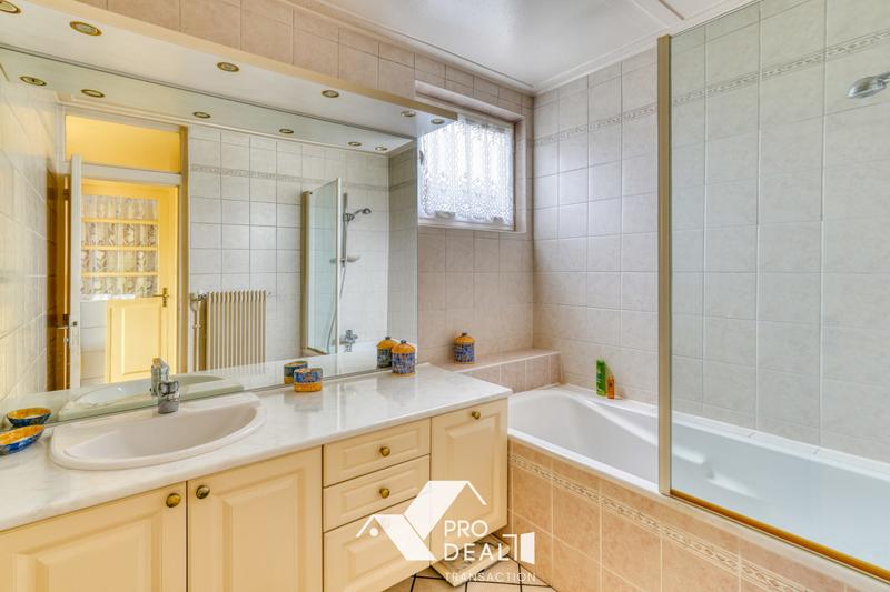 Maison - 110 m² - 4 pièces