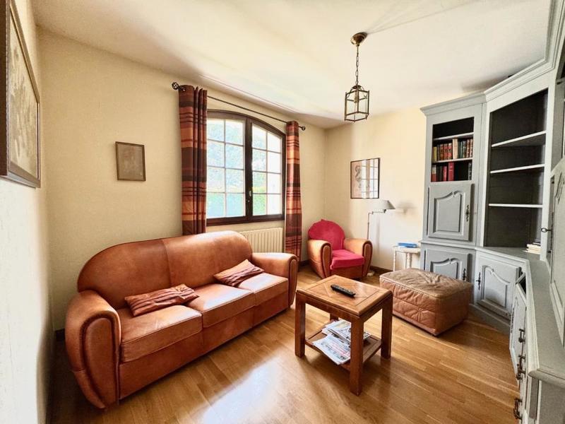 Demeure - 163 m² - 6 pièces