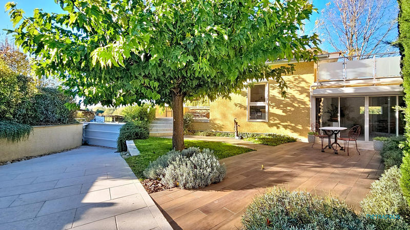 Maison - 198 m² - 7 pièces