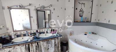 Maison - 146 m² - 6 pièces