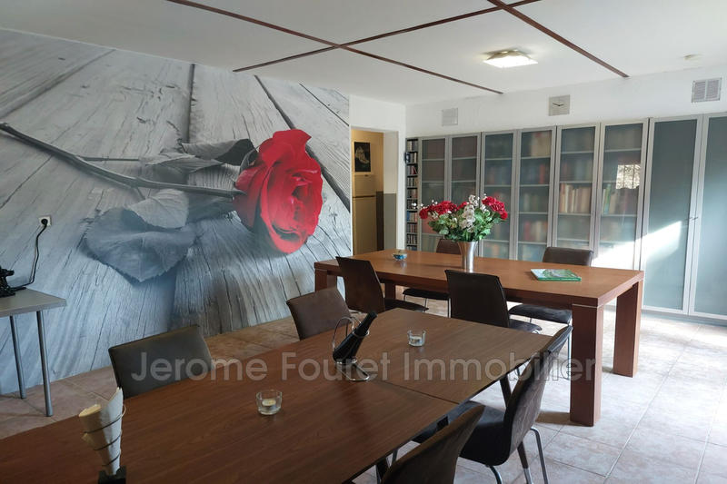 Maison - 298 m² - 12 pièces