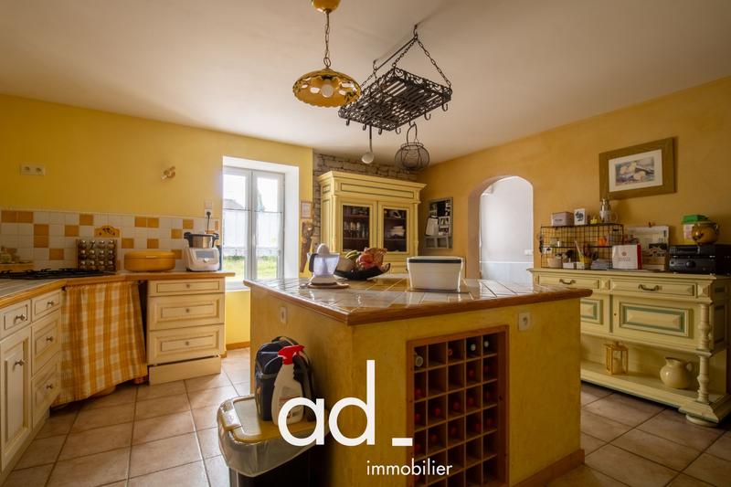 Maison - 260 m² - 9 pièces