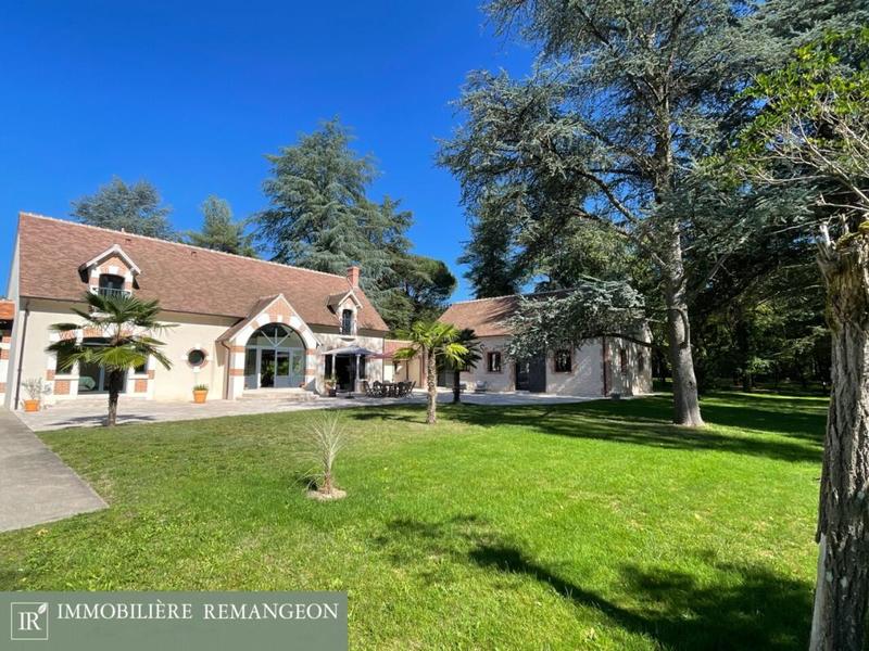 Propriété - 338 m² - 8 pièces