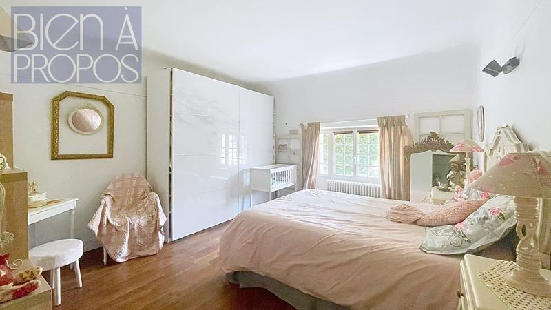 Maison ancienne - 340 m² - 10 pièces