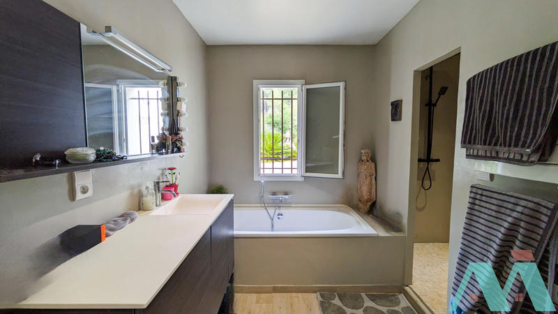 Maison - 178 m² - 6 pièces