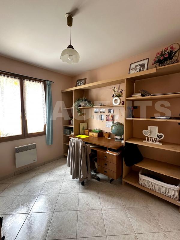 Maison - 233 m² - 9 pièces