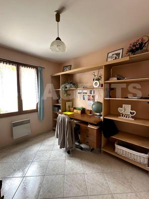 Maison - 233 m² - 9 pièces