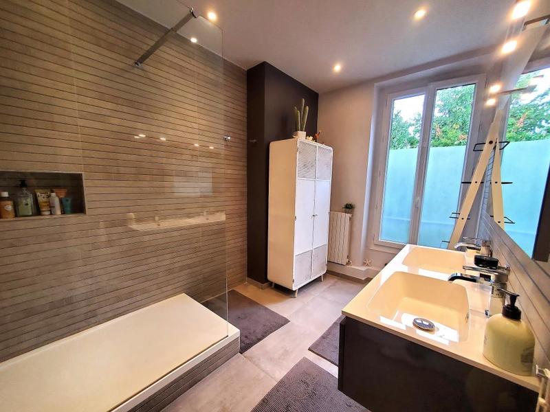 Maison de ville - 201 m² - 7 pièces