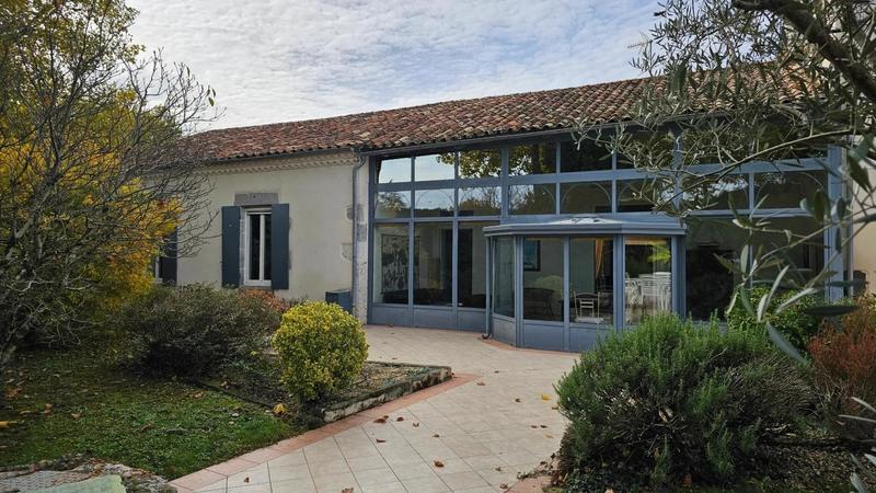 Maison - 245 m² - 7 pièces