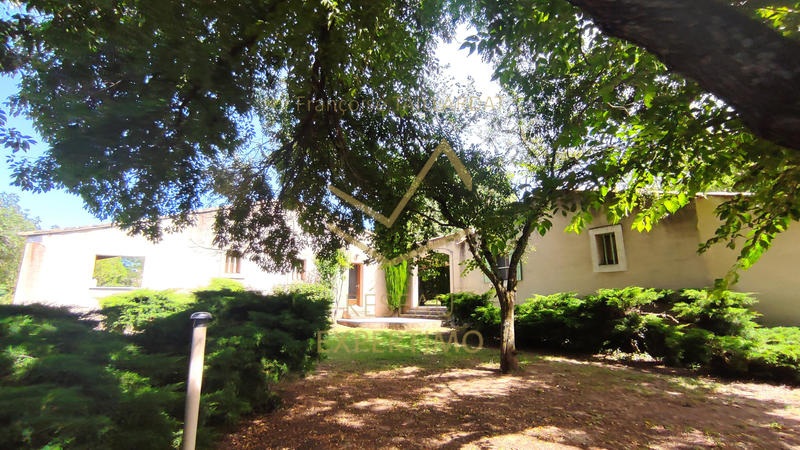 Propriété - 265 m² - 10 pièces