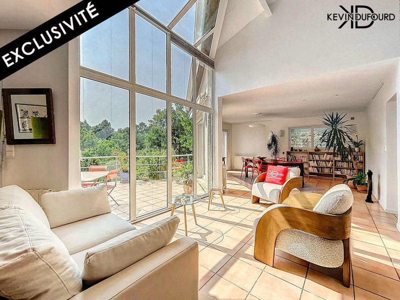 Maison - 180 m² - 7 pièces