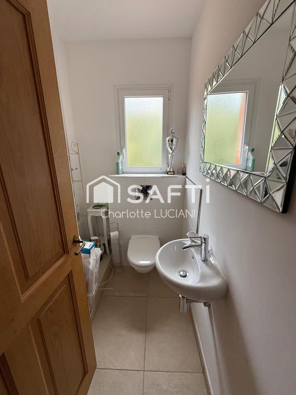 Villa - 263 m² - 9 pièces