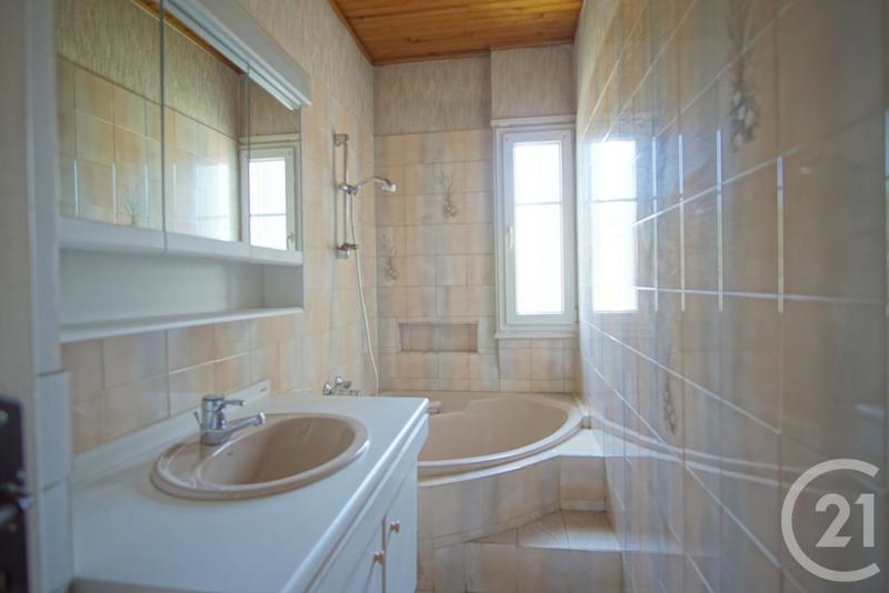 Pavillon - 137 m² - 7 pièces