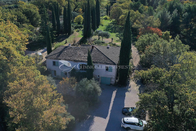 Mas - 400 m² - 14 pièces