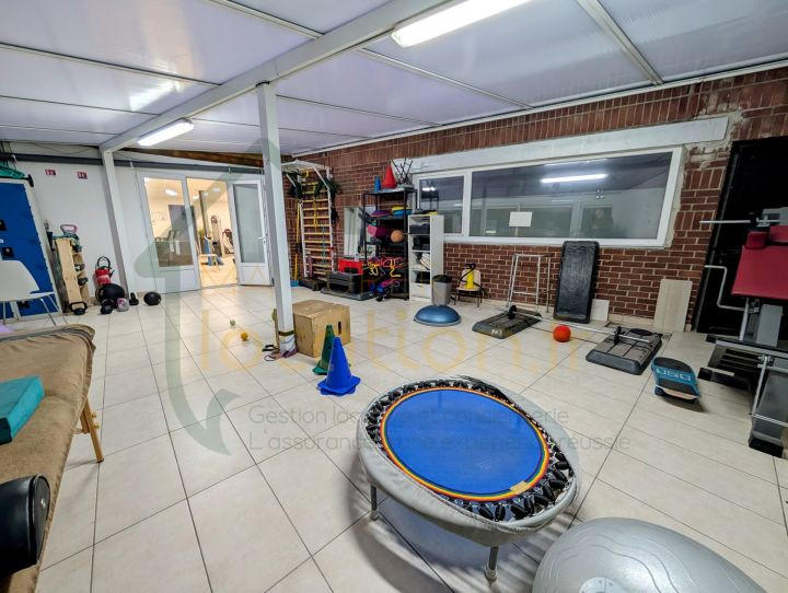 Local commercial - 370 m² - 14 pièces