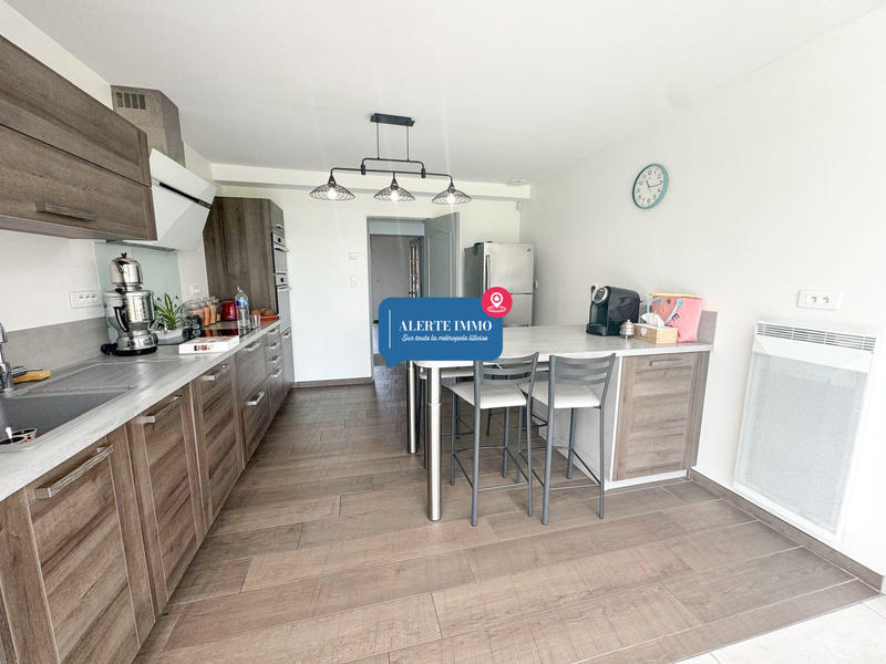 Maison - 180 m² - 5 pièces