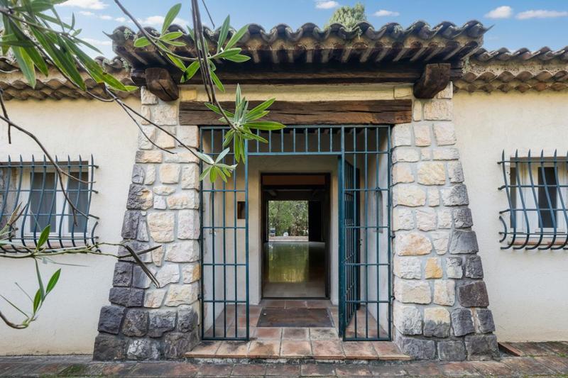 Villa - 446 m² - 9 pièces