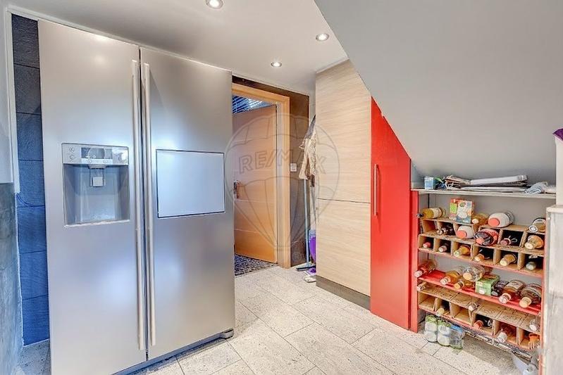 Maison - 180 m² - 8 pièces