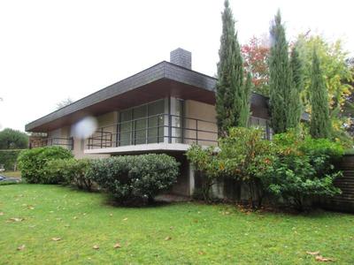 Maison - 204 m² - 7 pièces