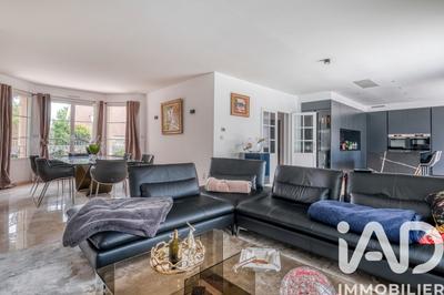 Maison - 300 m² - 7 pièces