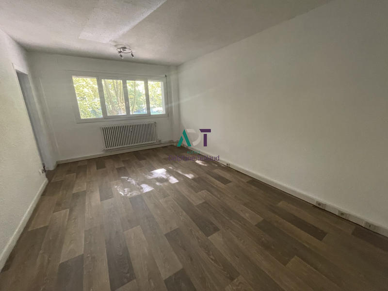 Appartement - 217 m² - 9 pièces