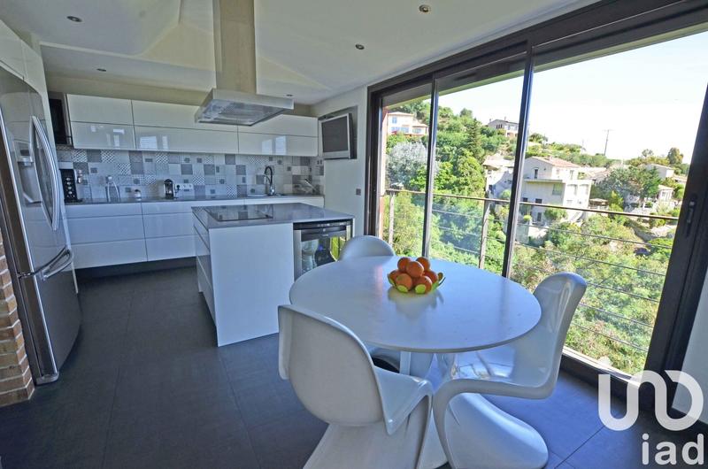 Maison de maîtres - 300 m² - 8 pièces