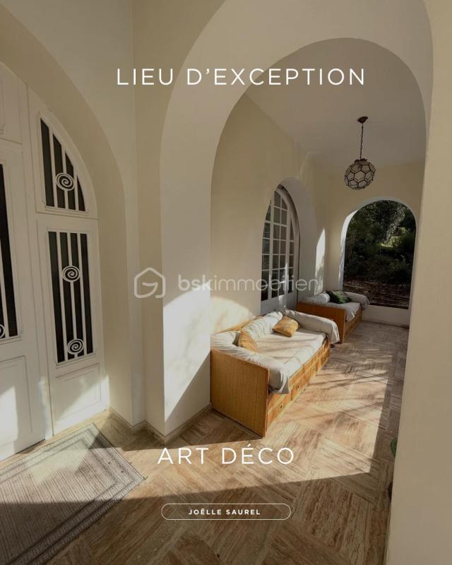 Propriété - 415 m² - 7 pièces