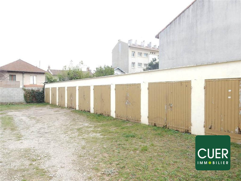 Parking / Garage - 11 m²