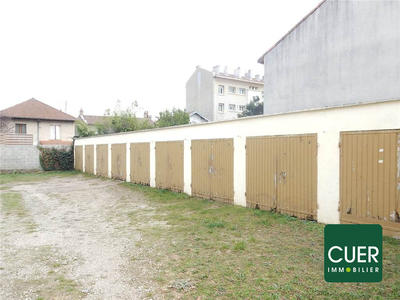 Parking / Garage - 11 m²