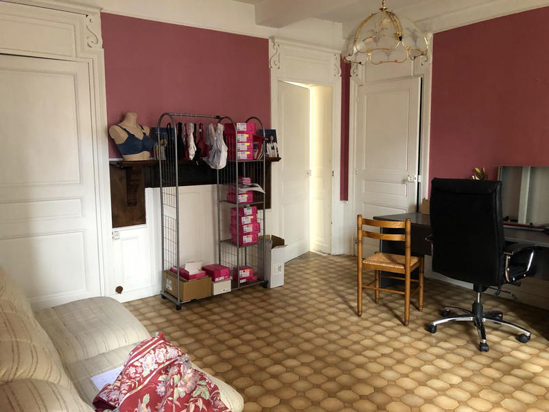 Maison - 250 m² - 11 pièces